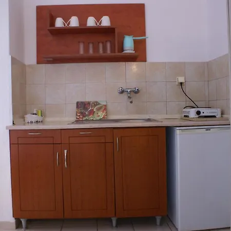 Varbenis מלון דירות